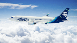 ¿Cómo se puede comunicar con Alaska Airlines en español?