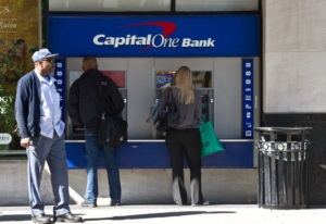 Oficinas y atm capital One Miami