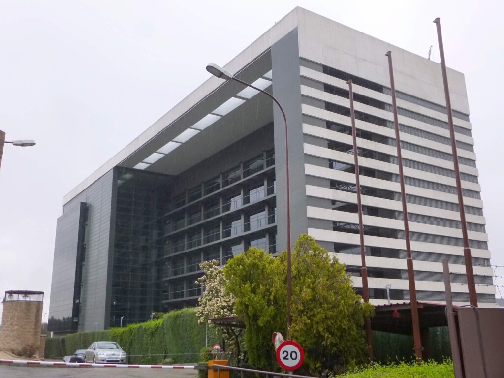 Oficinas de Amex en Madrid: Avenida Partenón (Campo de las Naciones), 12 - 14, 28042, Madrid
