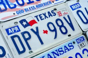 Cómo reportar placas robadas en Texas