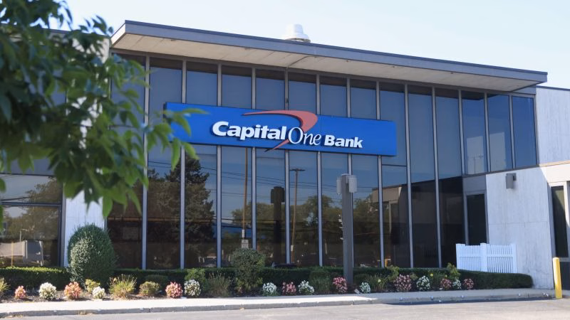 Pagar Capital One en efectivo o cerca de mí