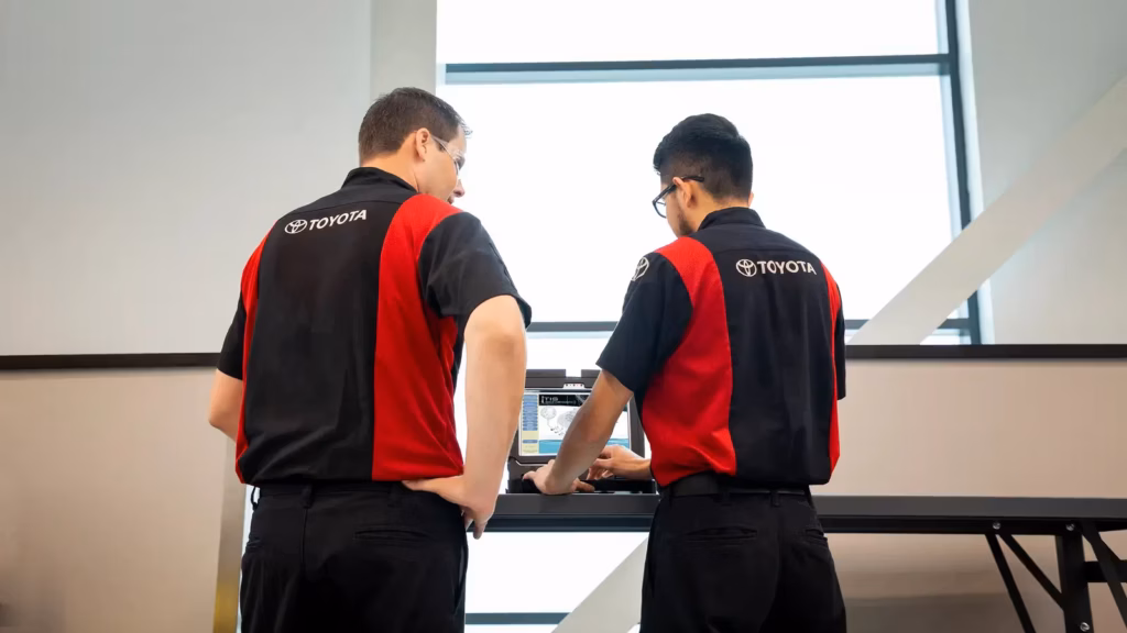 Horarios de Toyota service centers y concesionarios (2026)